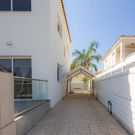 Hubstay - Etherium - 5 Min Walk To The Protaras